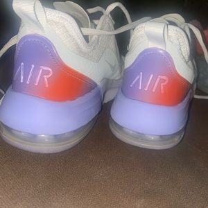 Nike Air Max Motion 2
Women's Shoes
